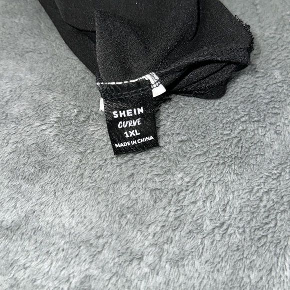 SHEIN curve crop tank top. - Picture 3 of 3